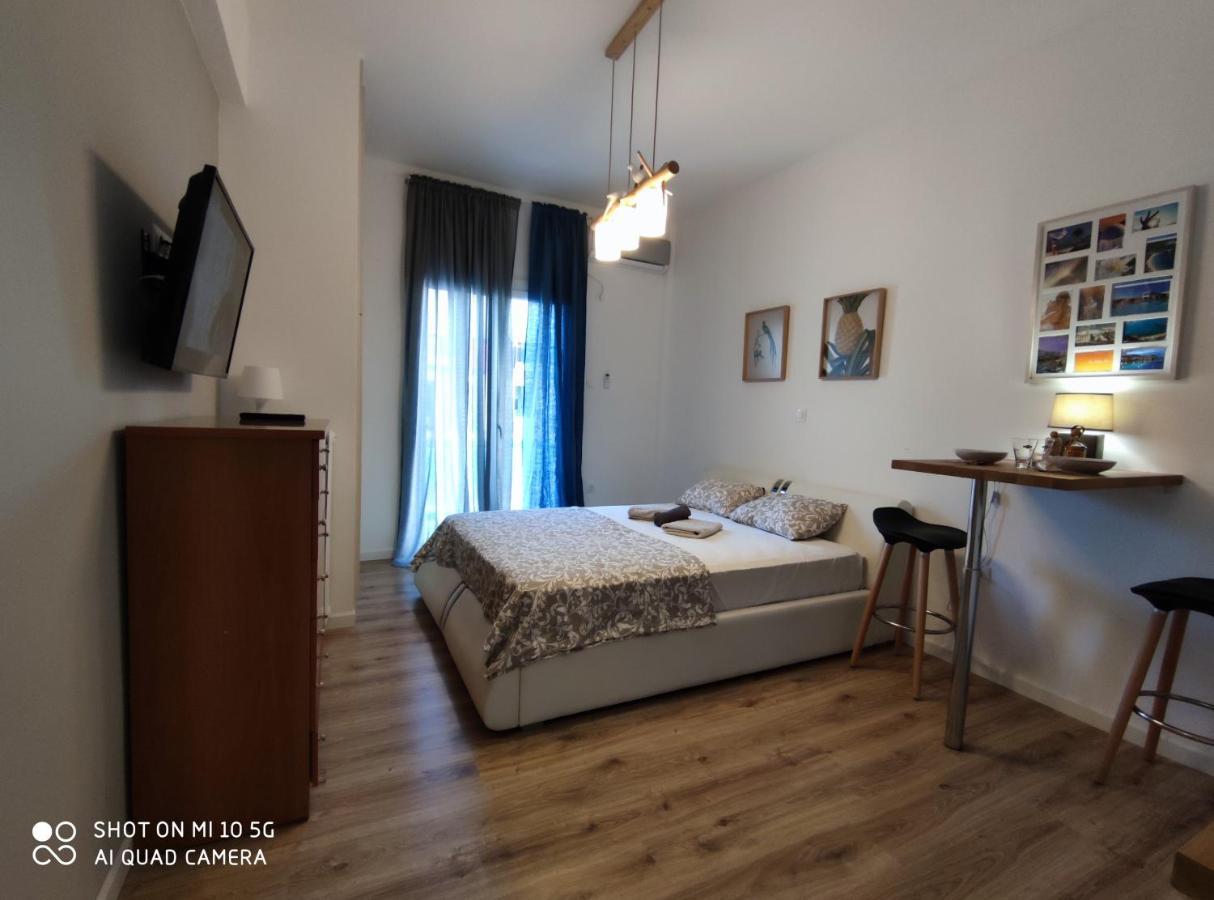 Studio In Kallithea Next To Kiprou Square Atenas Exterior foto