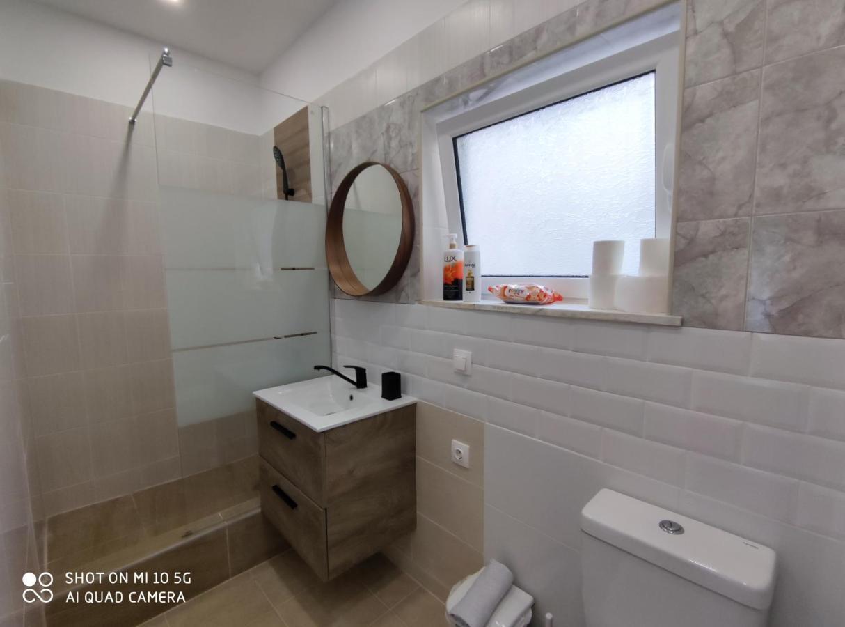 Studio In Kallithea Next To Kiprou Square Atenas Exterior foto