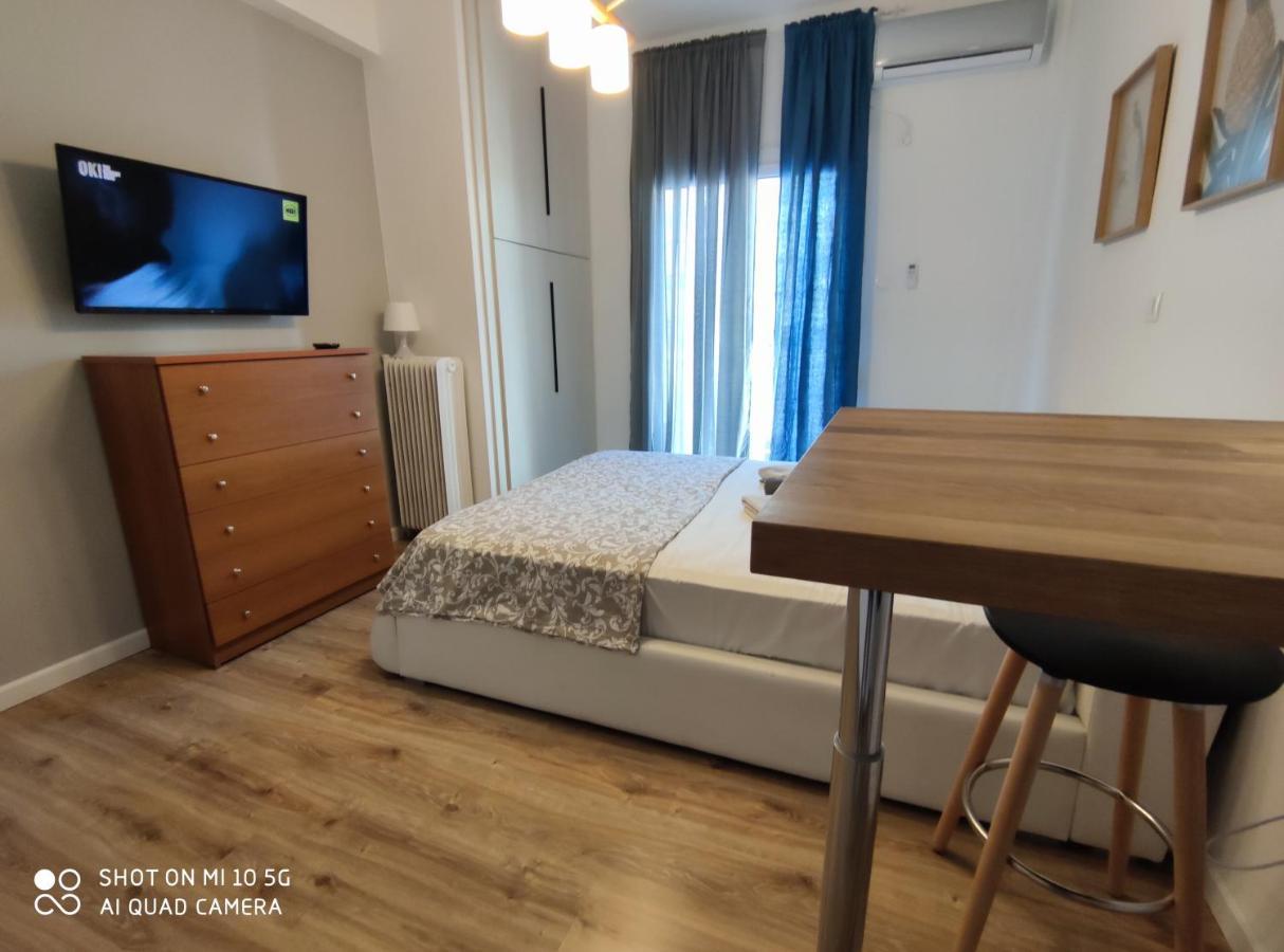 Studio In Kallithea Next To Kiprou Square Atenas Exterior foto